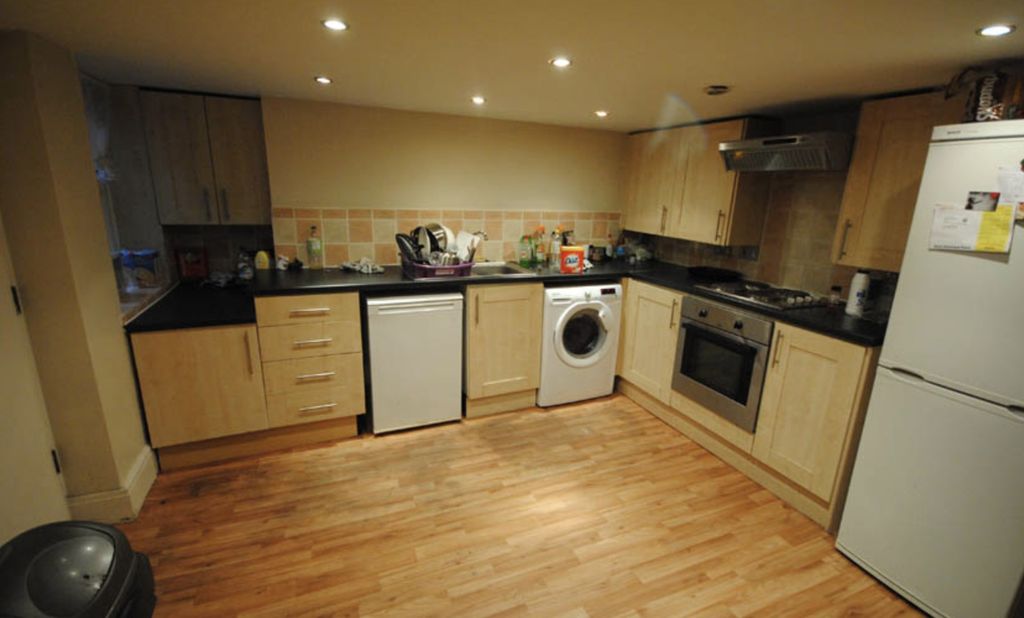Property photo 3 of 14 Modern Fitted Kitchen With A Full Set Of Appliance...