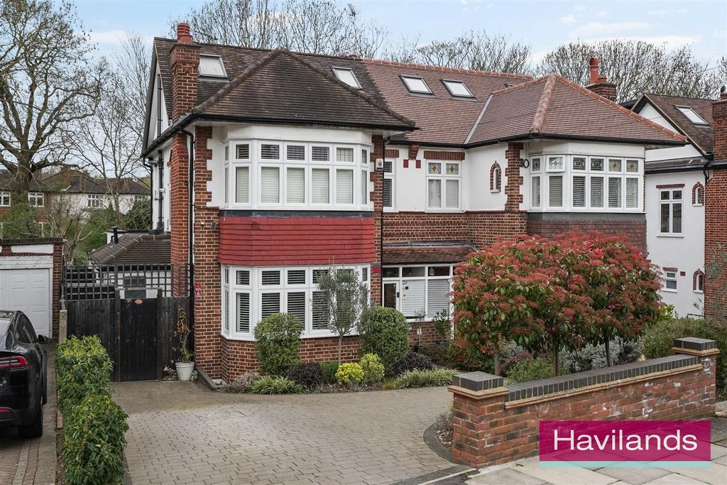 Property photo 1 of 22 The Spinney-21.Jpg