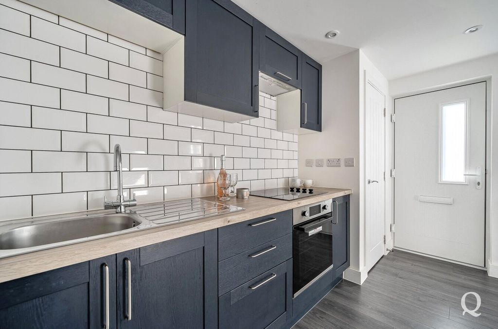 Property photo 2 of 18 15c21c1E-1E82-466...