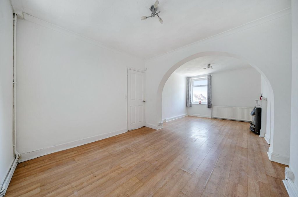 Property photo 2 of 22 1341438-15-68A72E476c8Da.Jpg