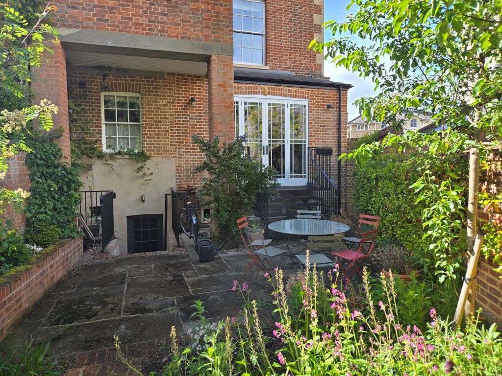 Additional image 17 of 4 bed end terrace house for salePark Town, Oxford OX2