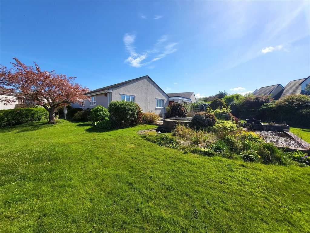 Property photo 2 of 18 Picture No. 28