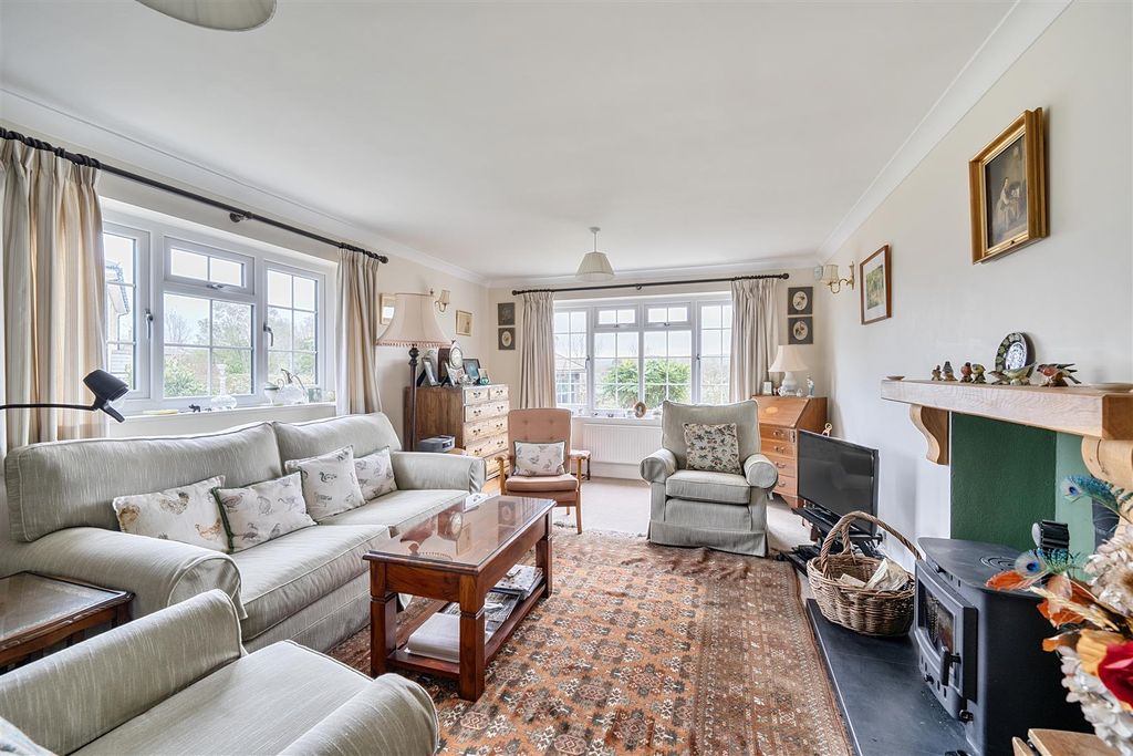 Property photo 2 of 16 1388687-6-693Af5c35E94F.Jpg