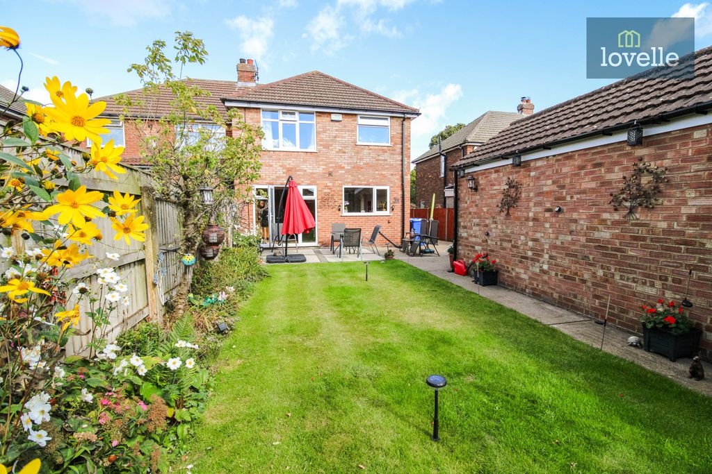 Property photo 3 of 18