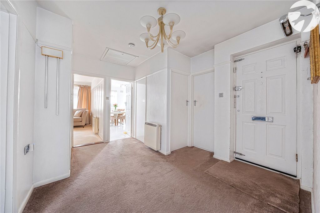 Property photo 2 of 24 Entrance Hall