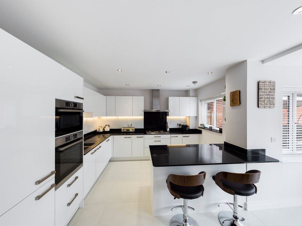 Property photo 2 of 19 Picture No. 04