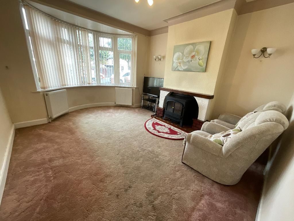 Property photo 3 of 18 Living Room 14'5 x 11'9