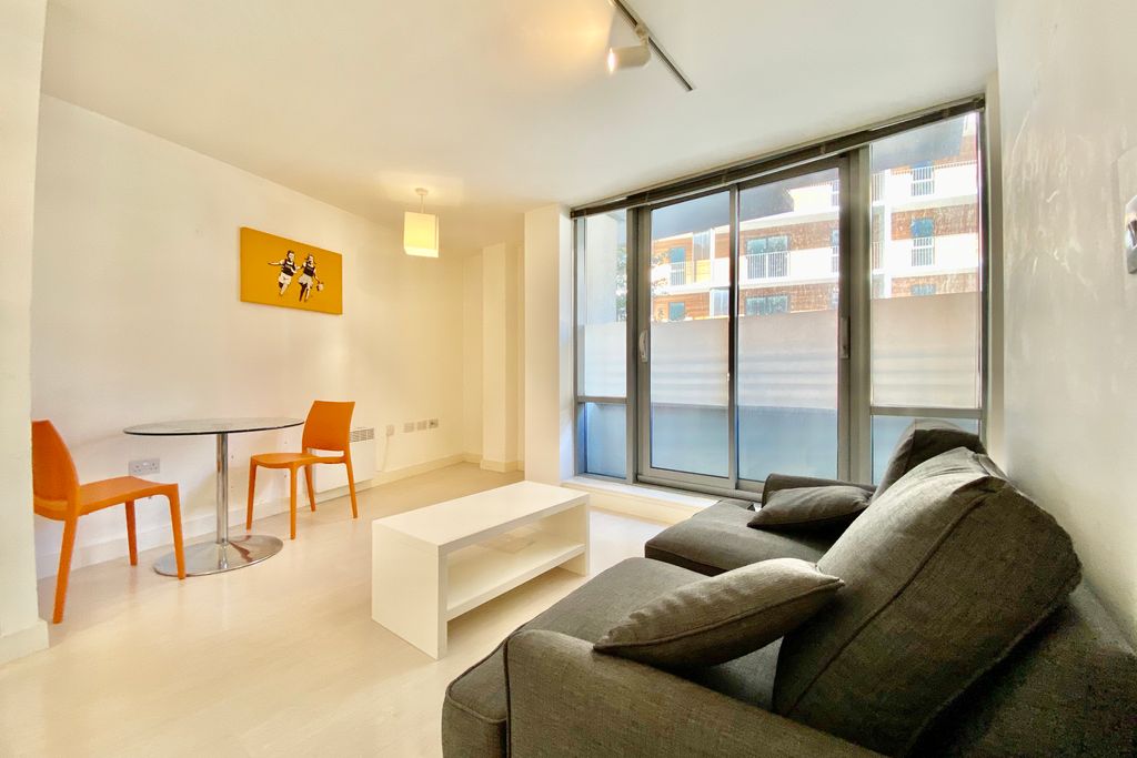 Property photo 2 of 9 Photo 01