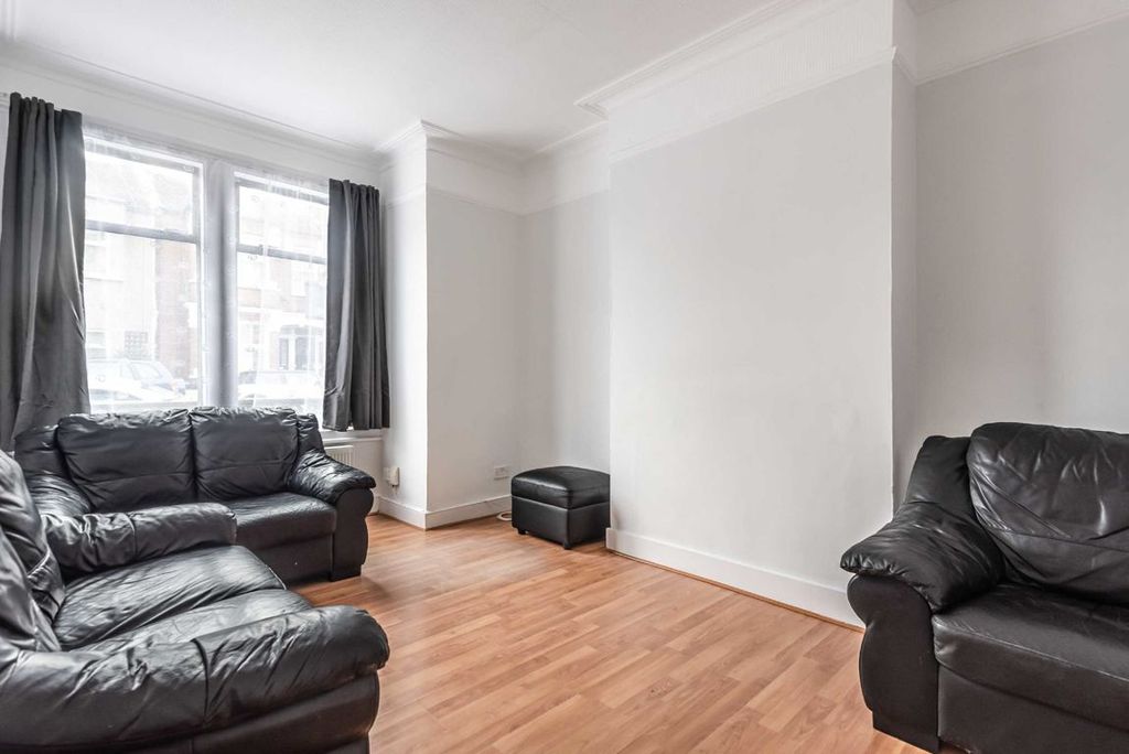 Property photo 1 of 5