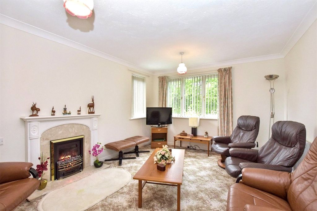 Property photo 3 of 8 Picture No. 16