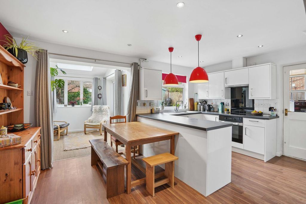 Property photo 3 of 18