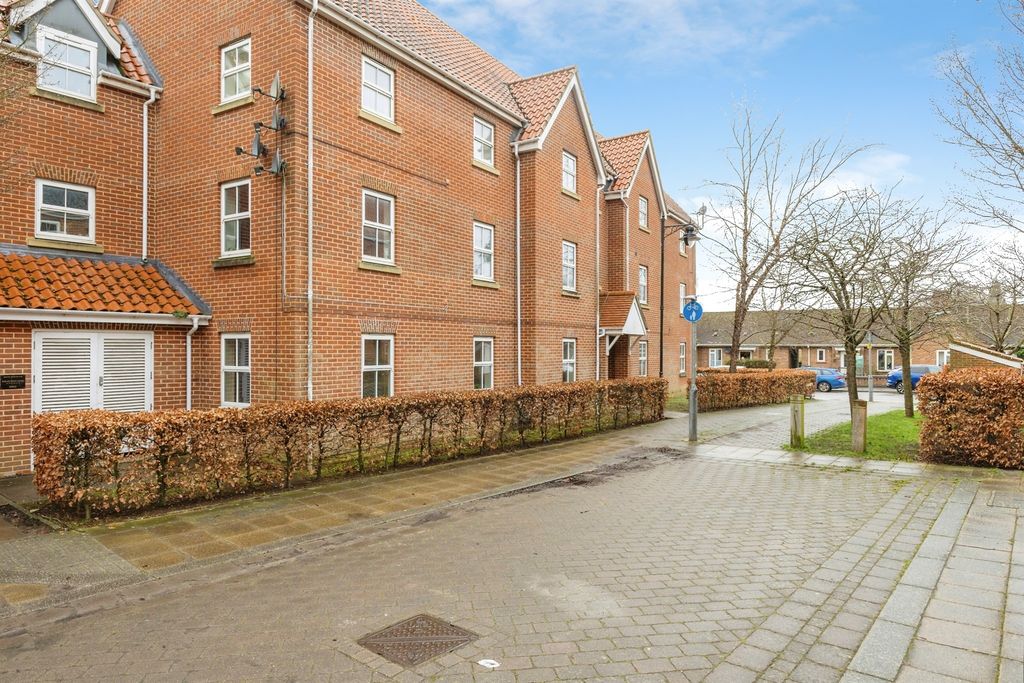 Property photo 1 of 12