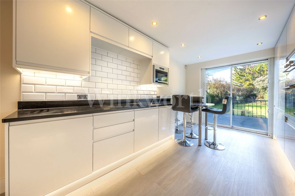 Property photo 3 of 19 Picture No. 42