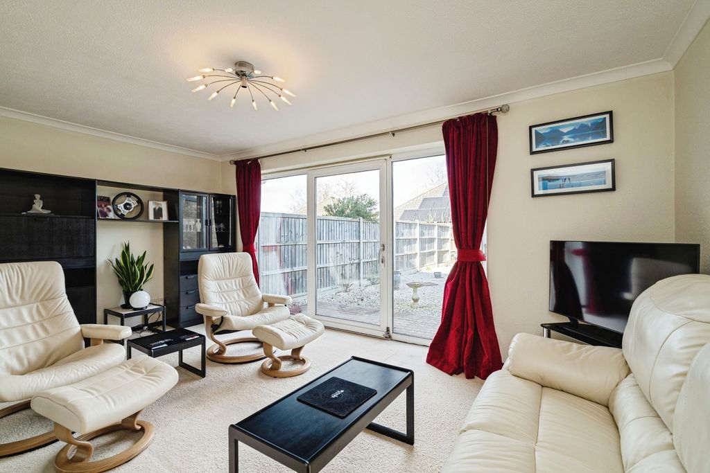 Property photo 3 of 17 Pbox-Img.Jpg