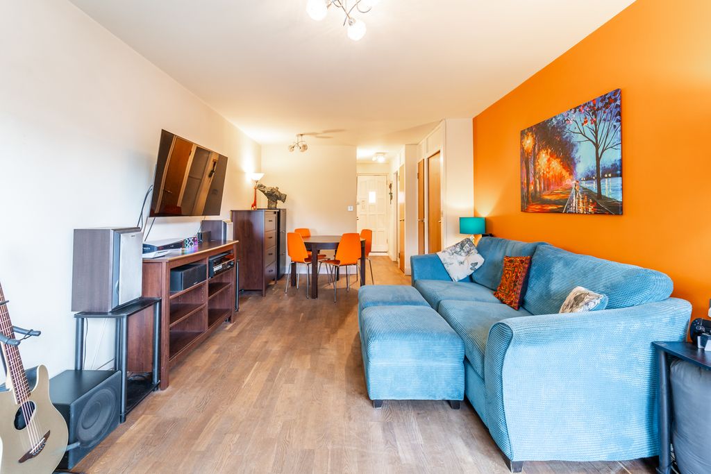 Property photo 2 of 9