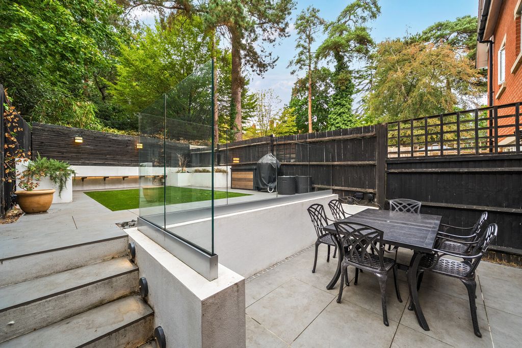 Property photo 2 of 22 4-6A9Add835d438-1...