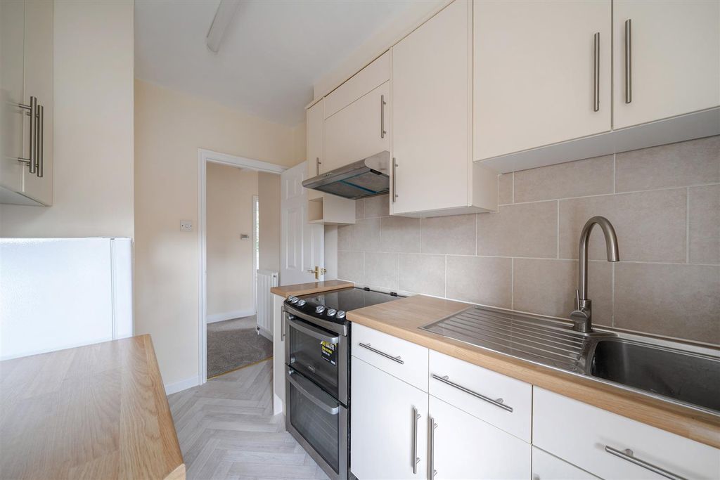 Property photo 2 of 11 1392872-4-6949186Fea7E8.Jpg