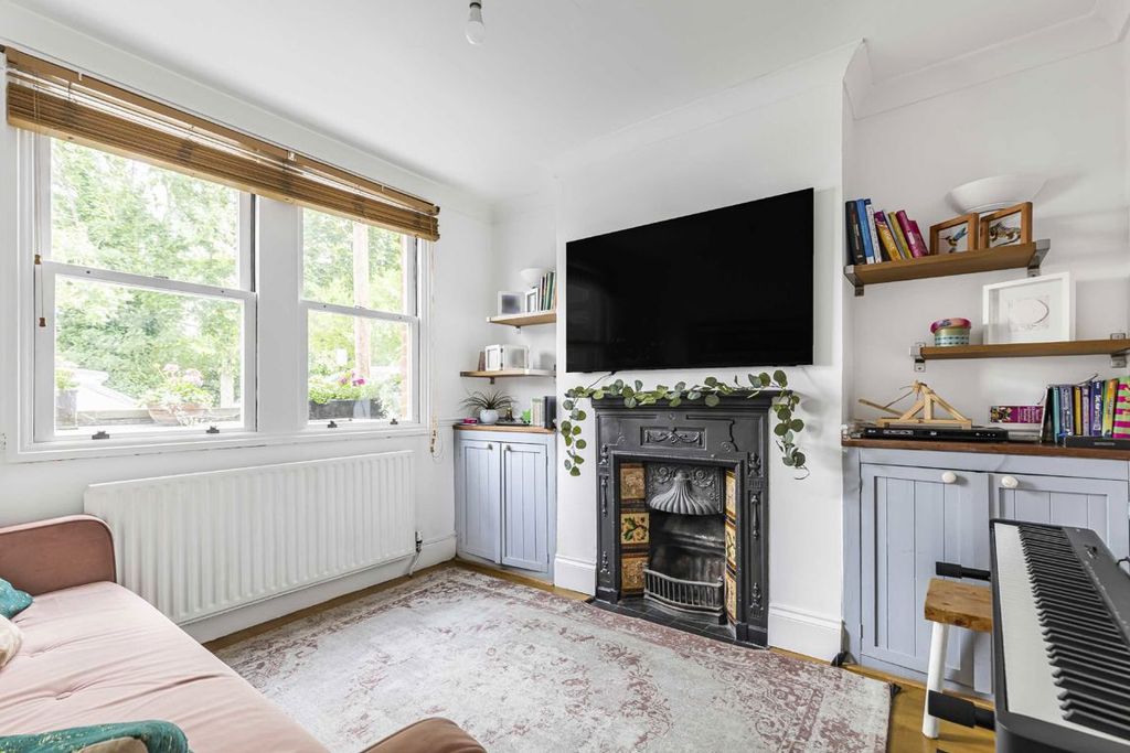 Property photo 2 of 8