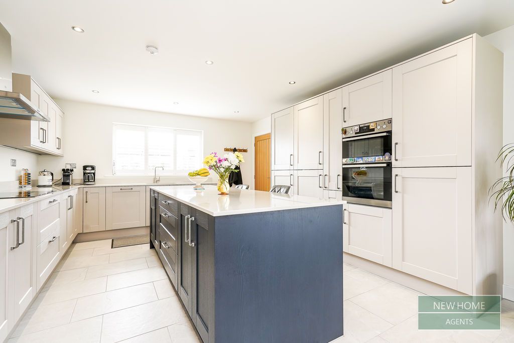 Property photo 3 of 37 Photo 26