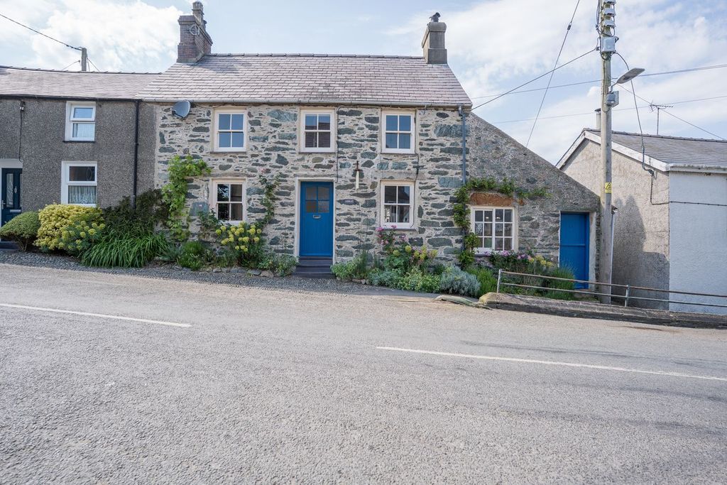 Property photo 1 of 37
