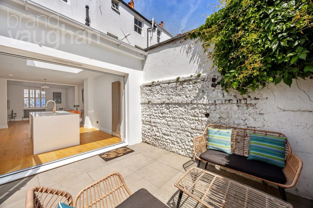 Property photo 3 of 25 Picture No. 20