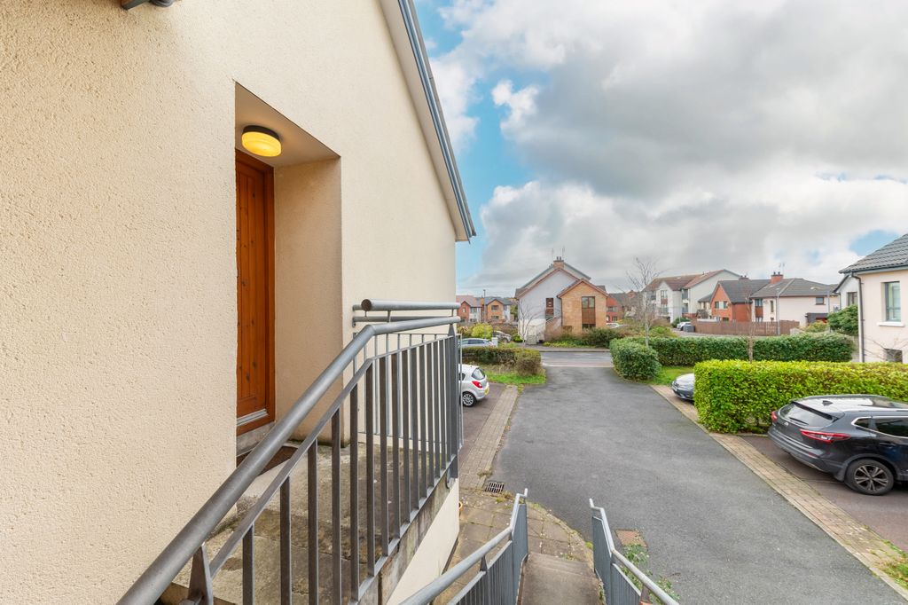 Property photo 2 of 25 006