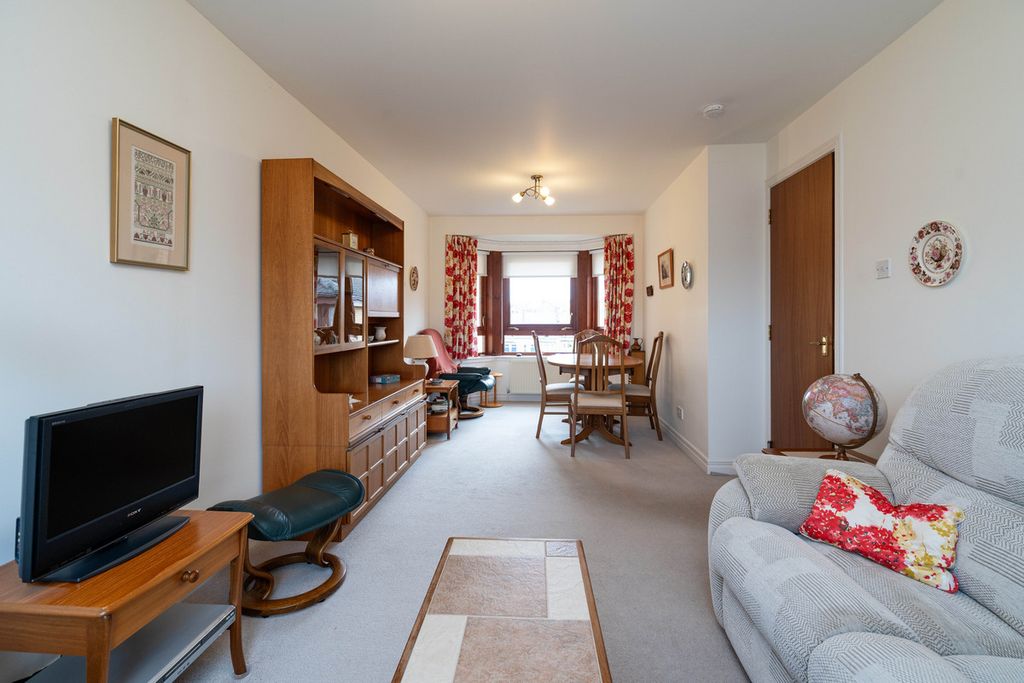 Property photo 2 of 22