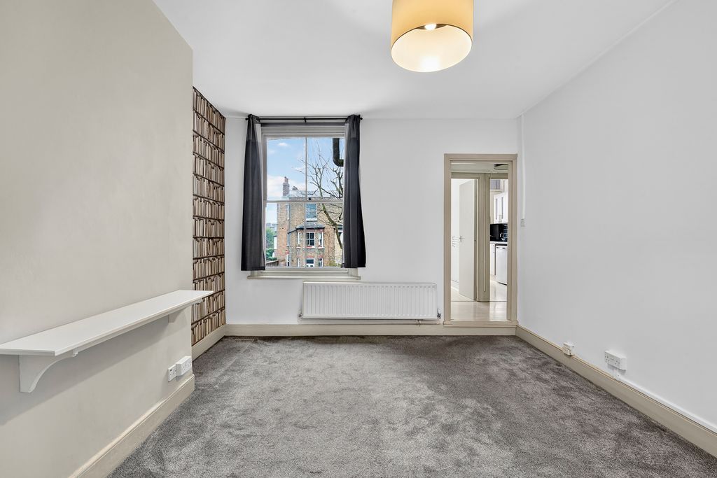 Property photo 3 of 10 Picture No. 05