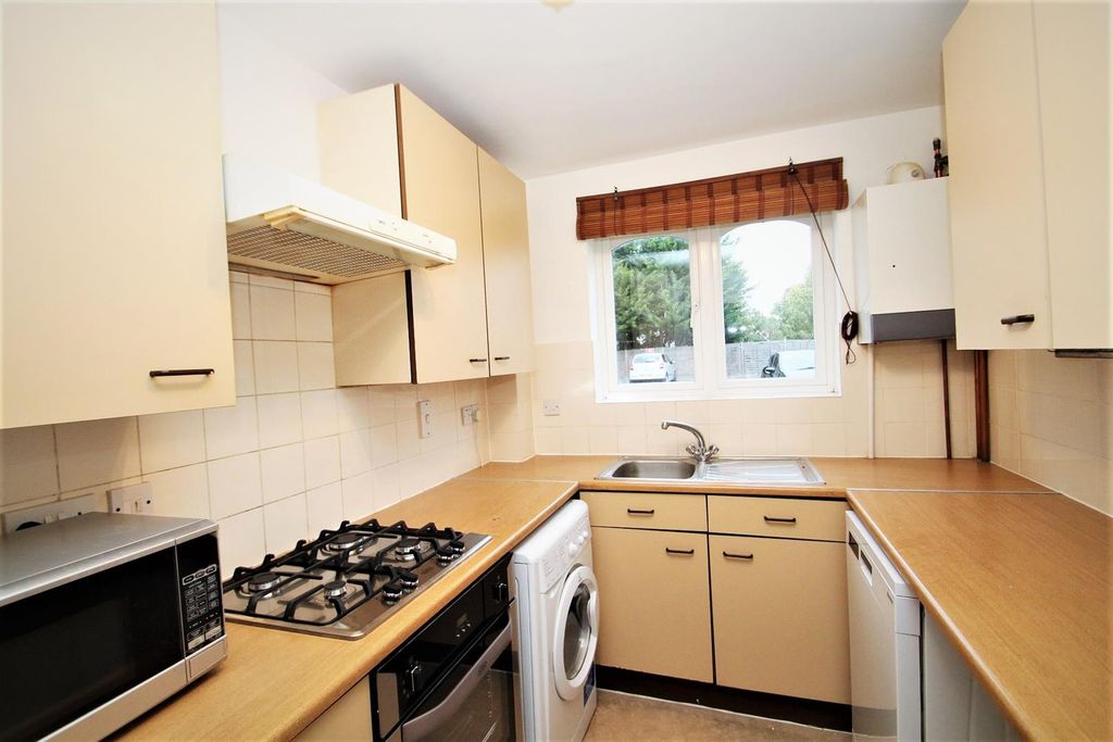 Property photo 3 of 9 Kitchen.Jpg