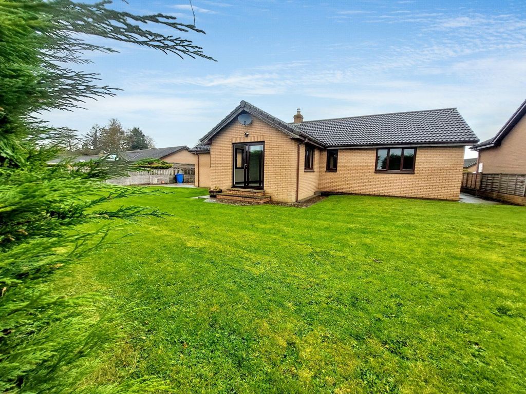 Property photo 3 of 27