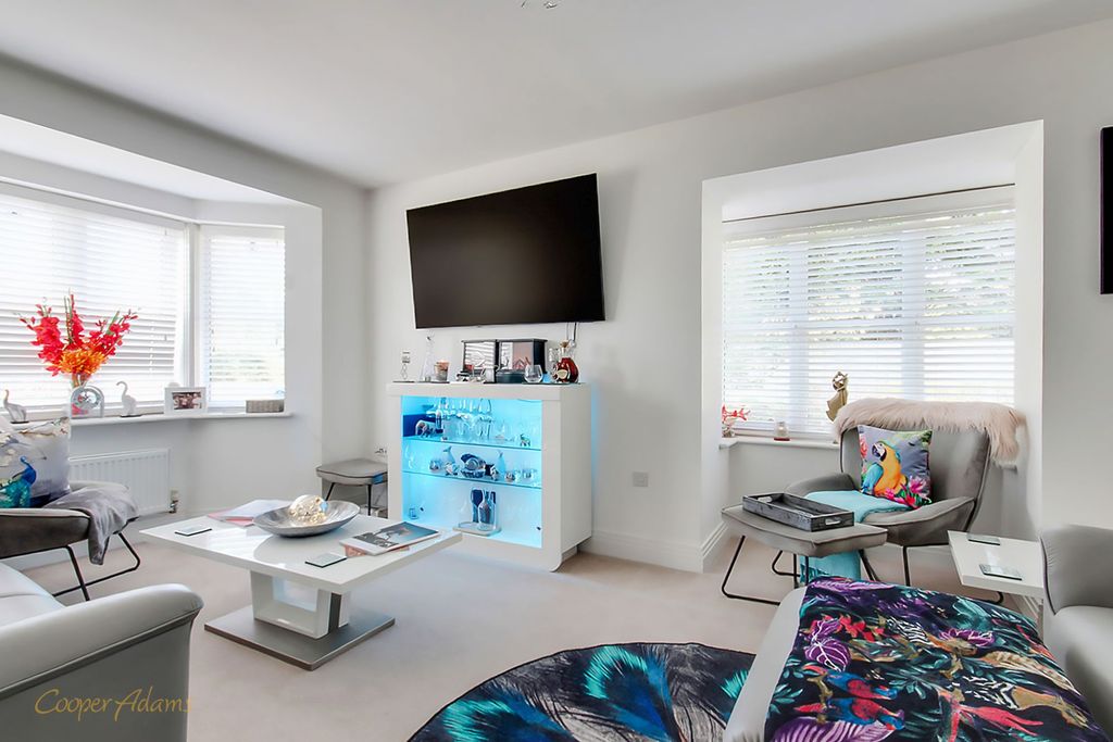 Property photo 3 of 15 Living Room