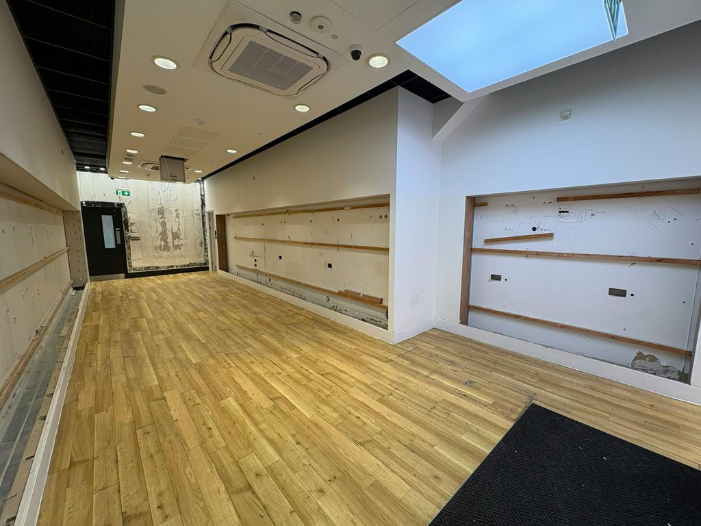 Property photo 3 of 6 37 Comm Road-1.Jpg