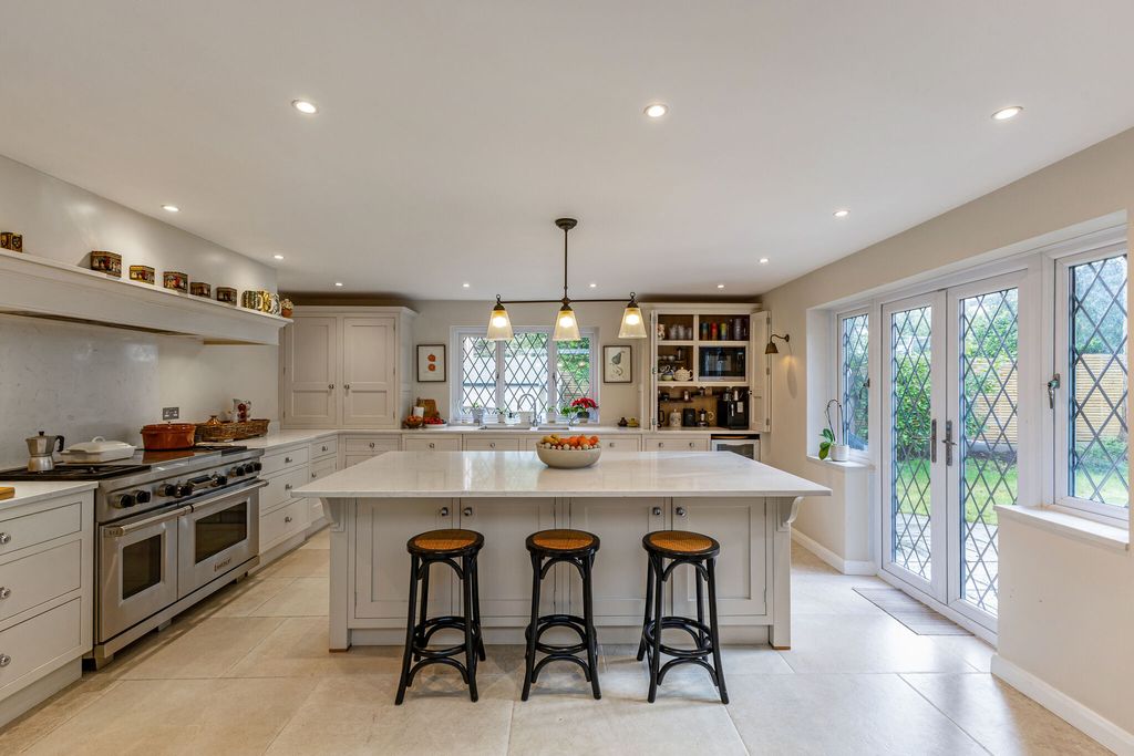 Property photo 2 of 22