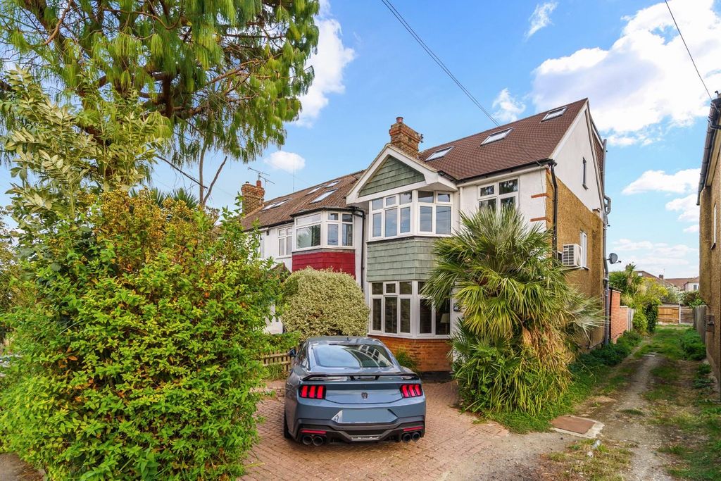 Property photo 1 of 20 Fairford Gardens