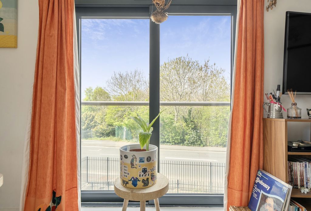 Property photo 3 of 18 1441522-8-69Dcf86...