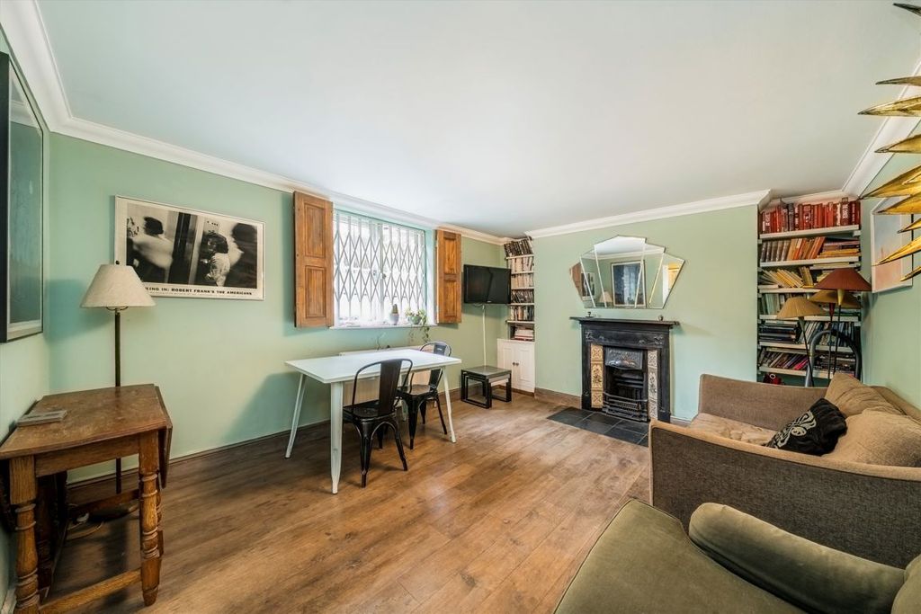 Property photo 2 of 14