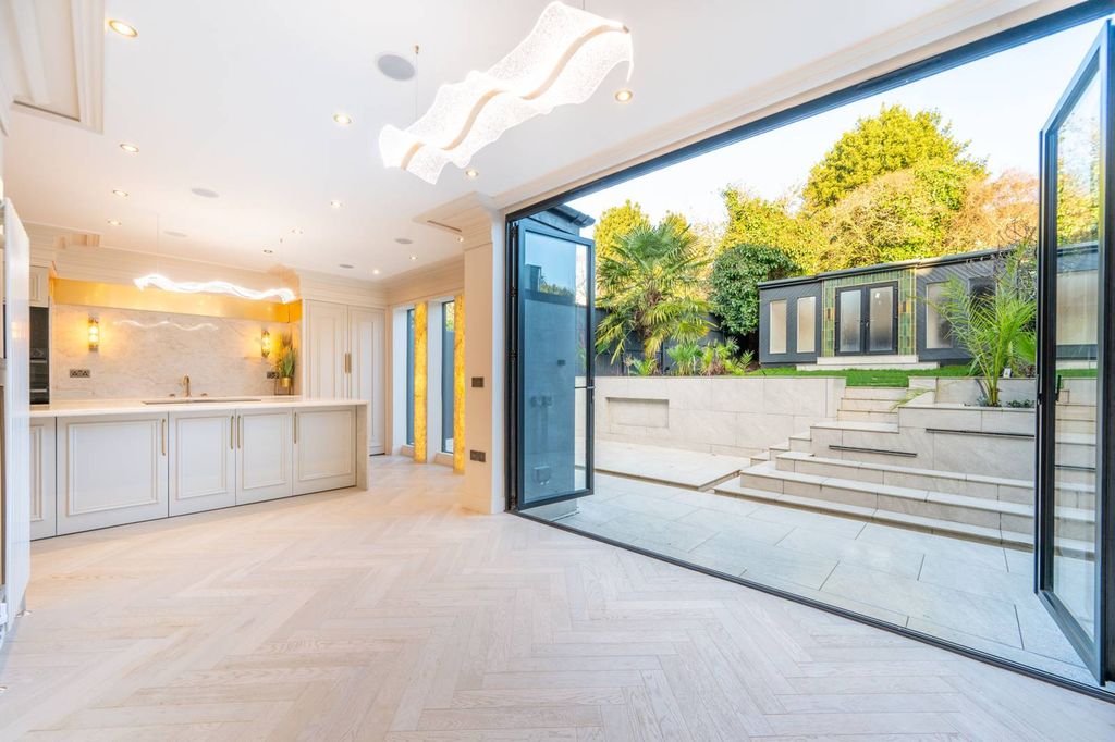 Property photo 1 of 35