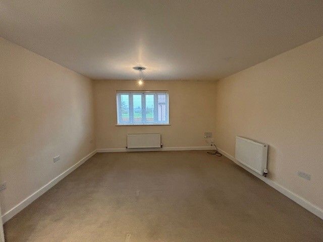 Property photo 3 of 7 Living Area