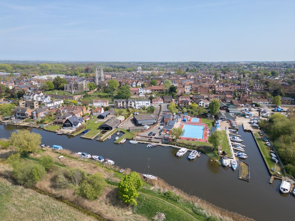 3 bed town house for saleCliff Cottages, Beccles NR34