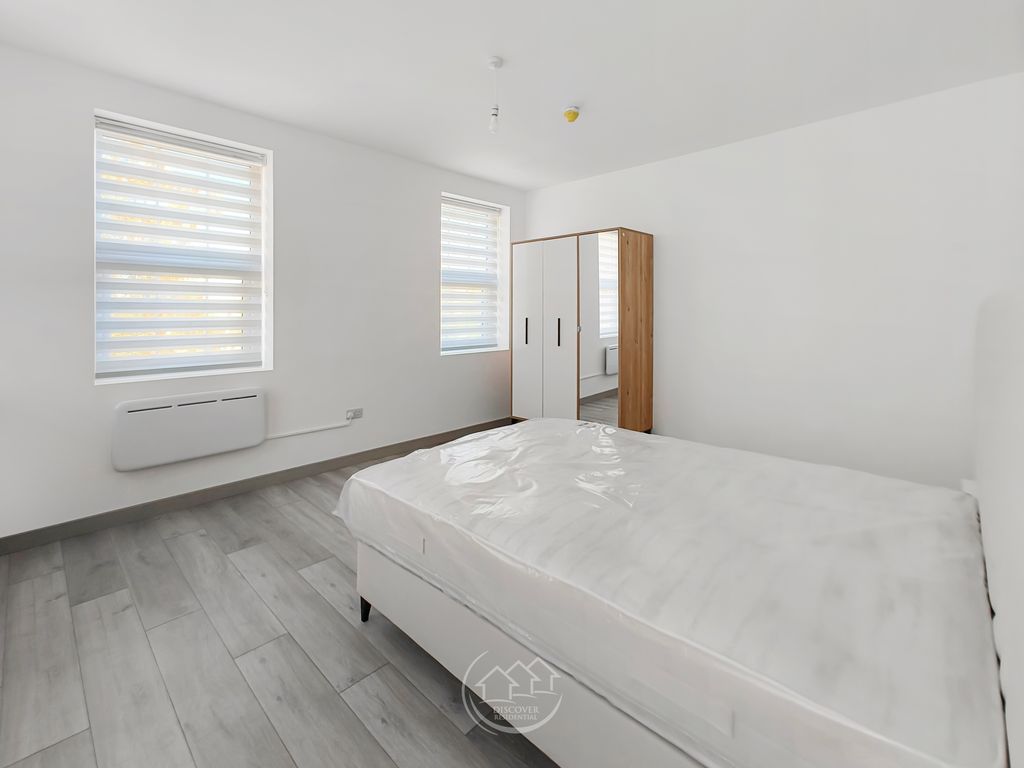 Property photo 2 of 35 Room 1