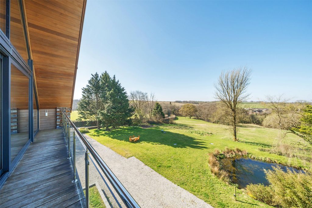 Property photo 3 of 61 Picture No. 32