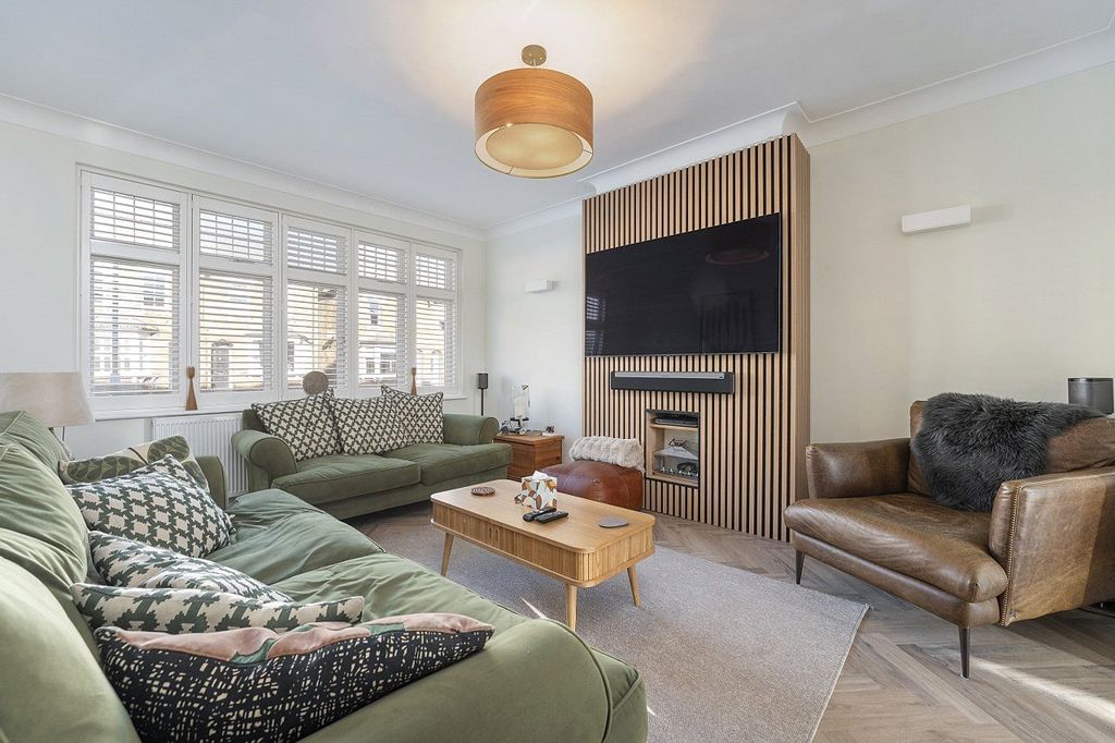 Property photo 2 of 21 Picture No. 13