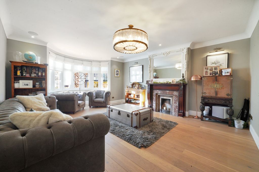 Property photo 2 of 46 Picture No. 08