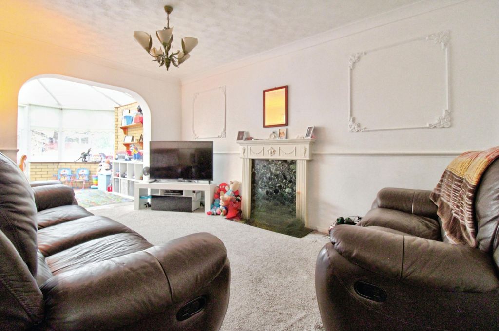 Property photo 2 of 19 19