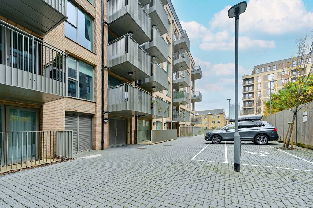 Property photo 3 of 8