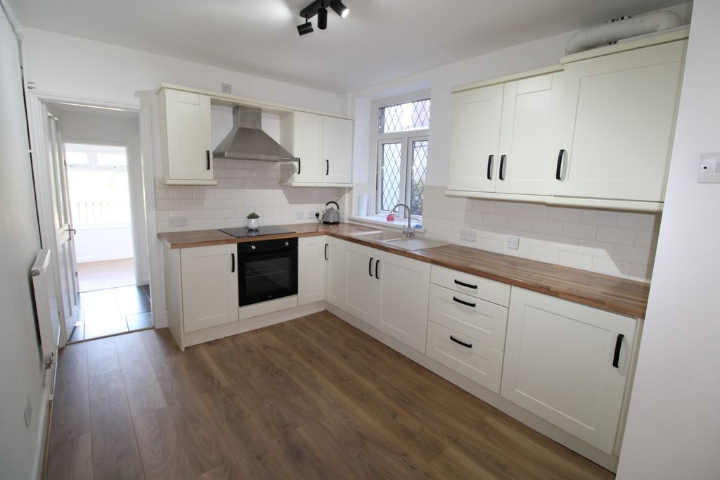 Property photo 2 of 26 Kitchen