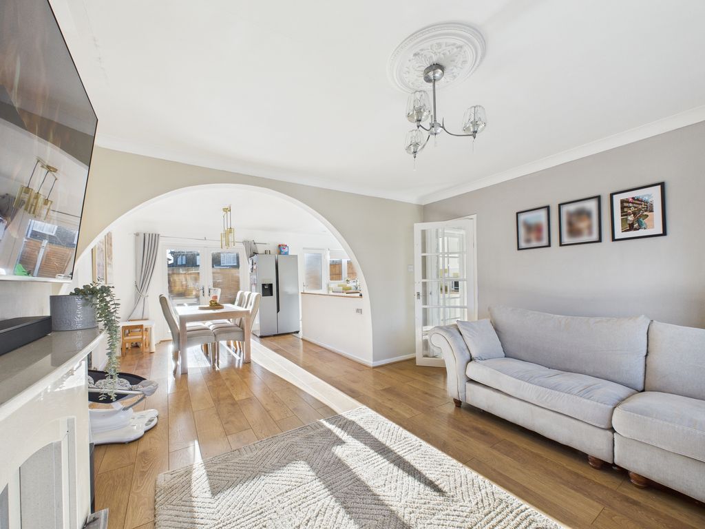 Property photo 3 of 28