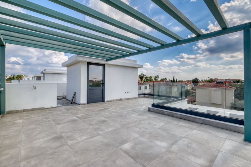 Property photo 2 of 24 Roof Terrace