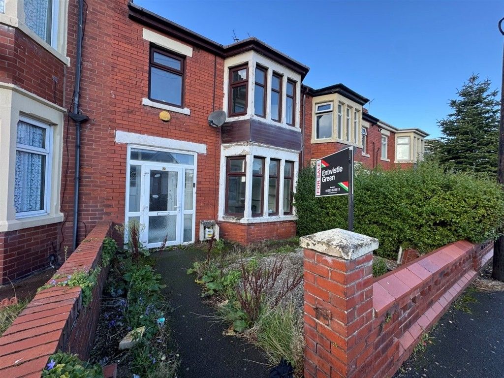 Property photo 3 of 12