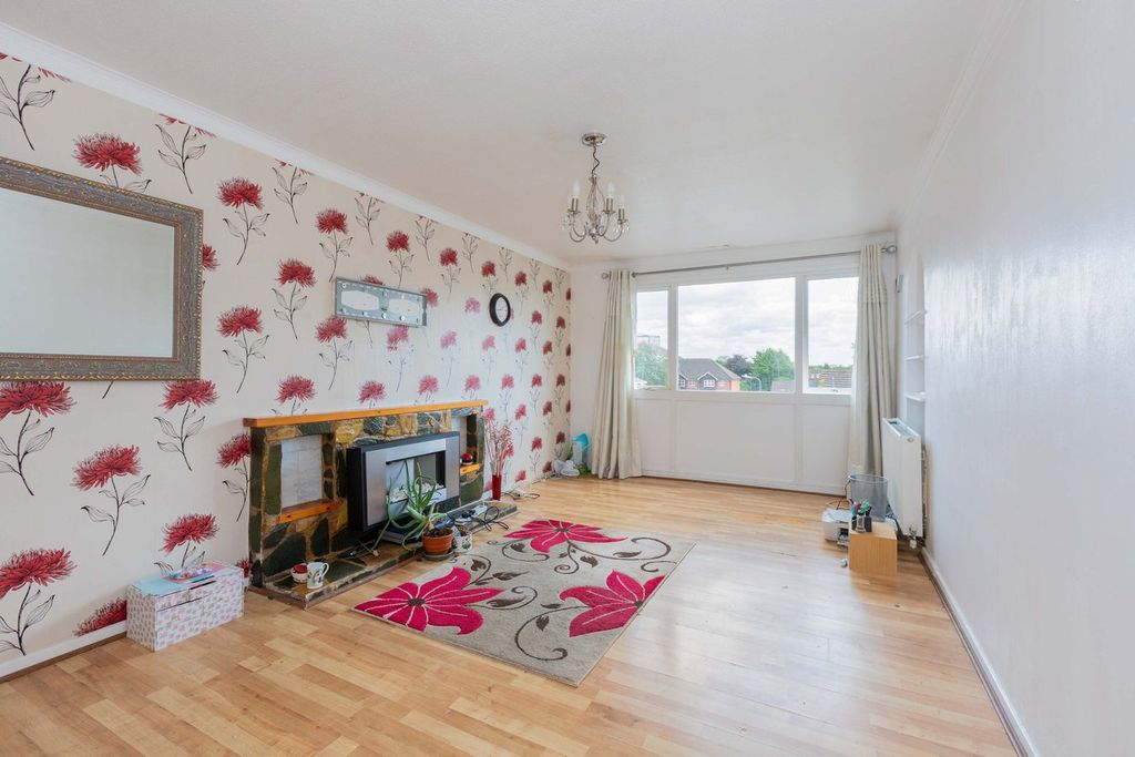 Property photo 3 of 11